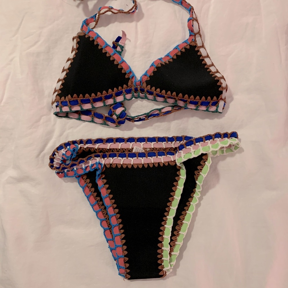NEW neoprene crochet bikini (black/multi)